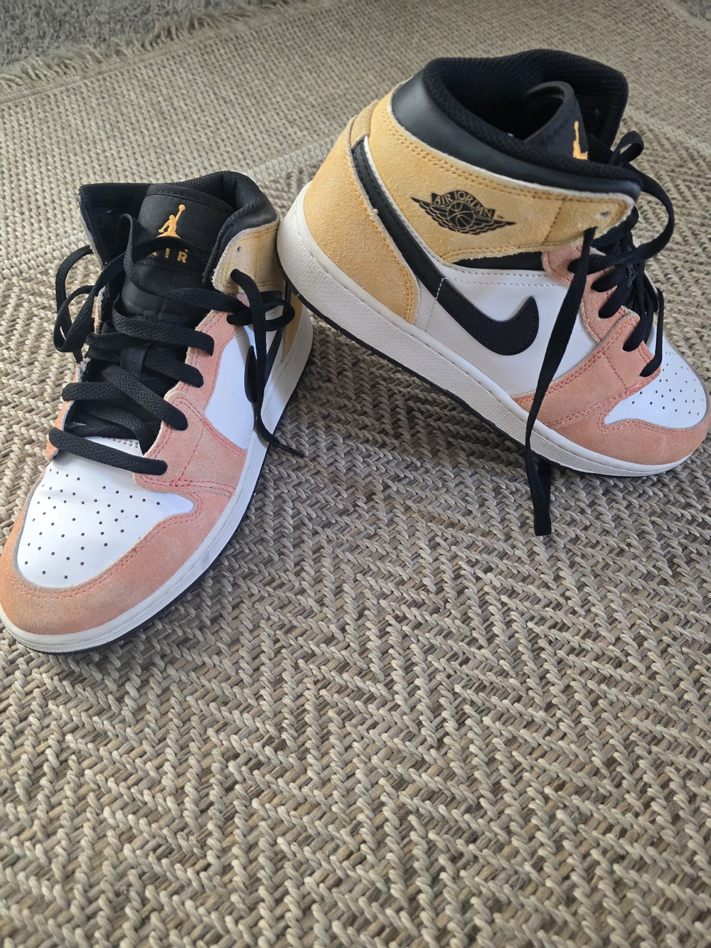 Nike Kids Sneakers White Black Peach Tan